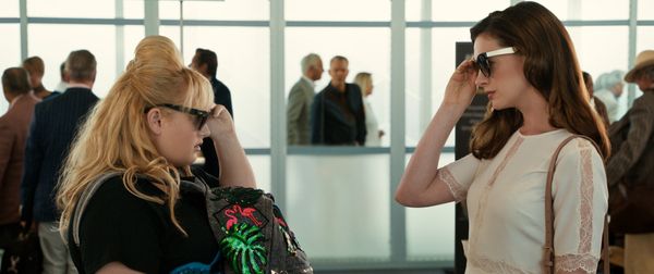 Review The Hustle: Rebel Wilson And Anne Hathaway